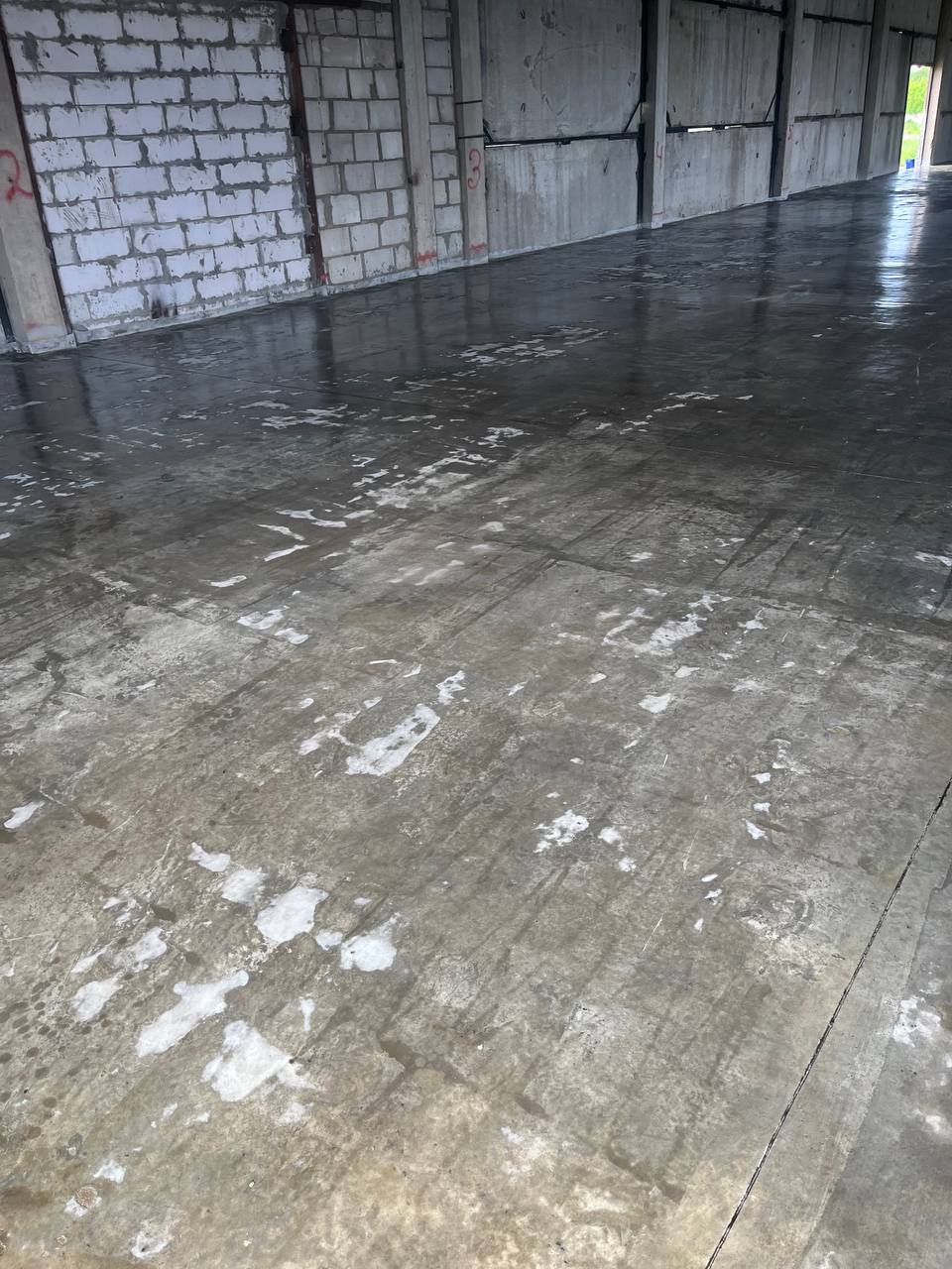 Пропитки для бетона: упрочнение и защита бетонных поверхностей